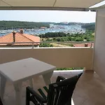 Zimmer F1 בית הארחה פולה