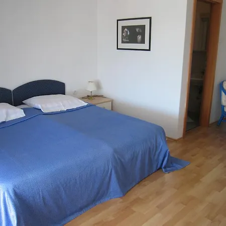 Zimmer F1 Konukevi 3*